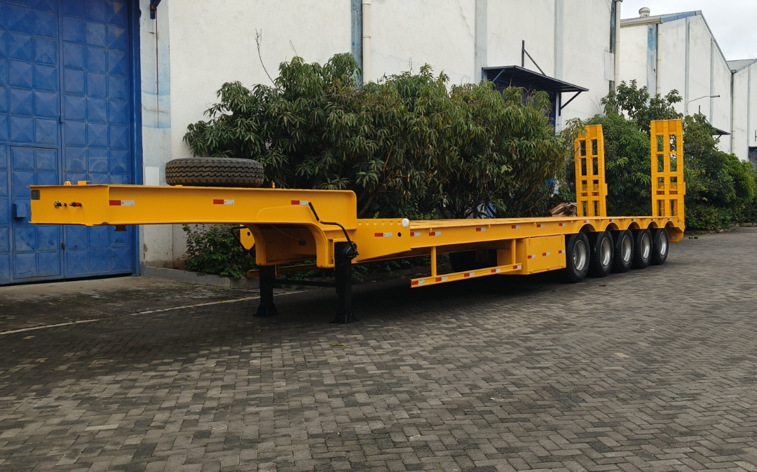 CIMC Lowbed Trailer 3